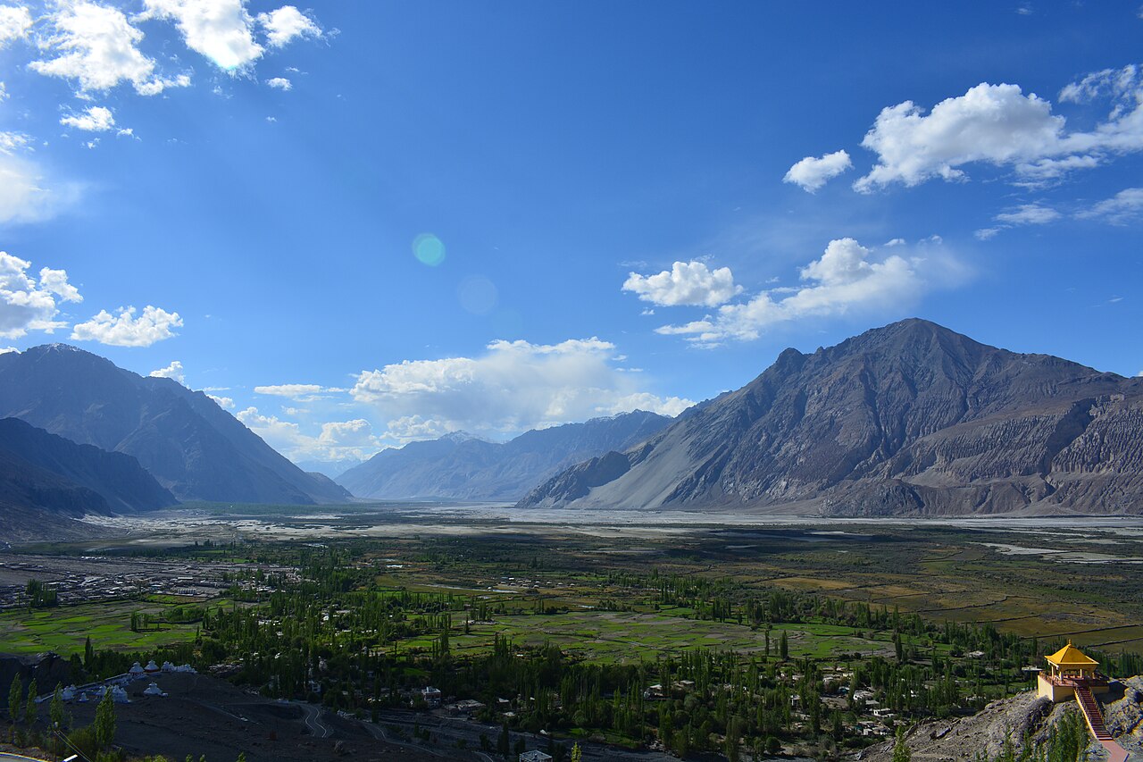 Leh to Leh with Turtuk Tour Package - 5N/6D image 5