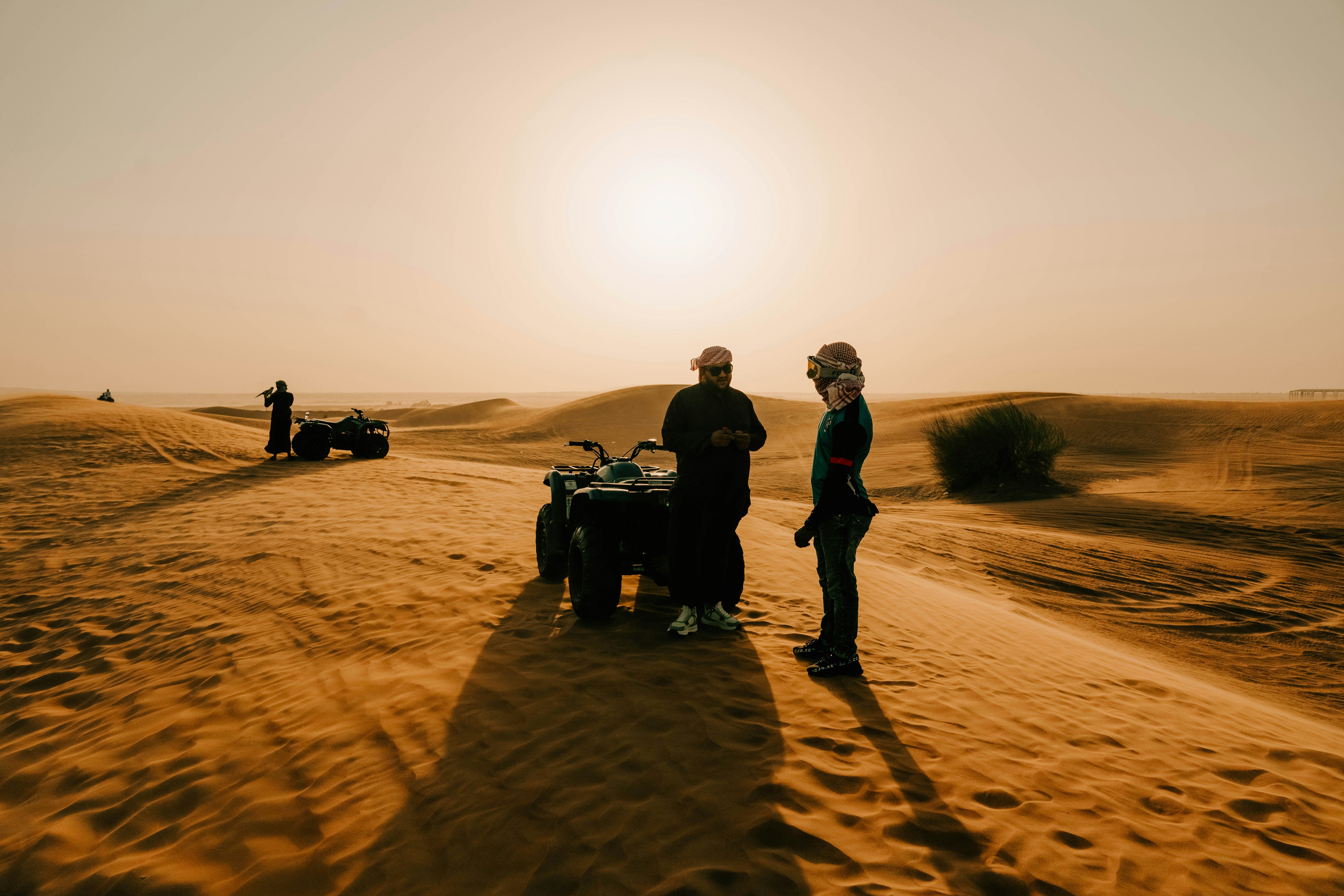 Are Desert Safaris Worth Including in a Dubai Itinerary?